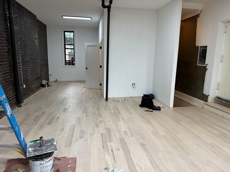 More Photos Of 54 Maujer St, Brooklyn Apartments For Lease