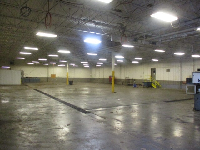 More Photos Of 1985 E Laketon Ave, Muskegon Manufacturing For Sale