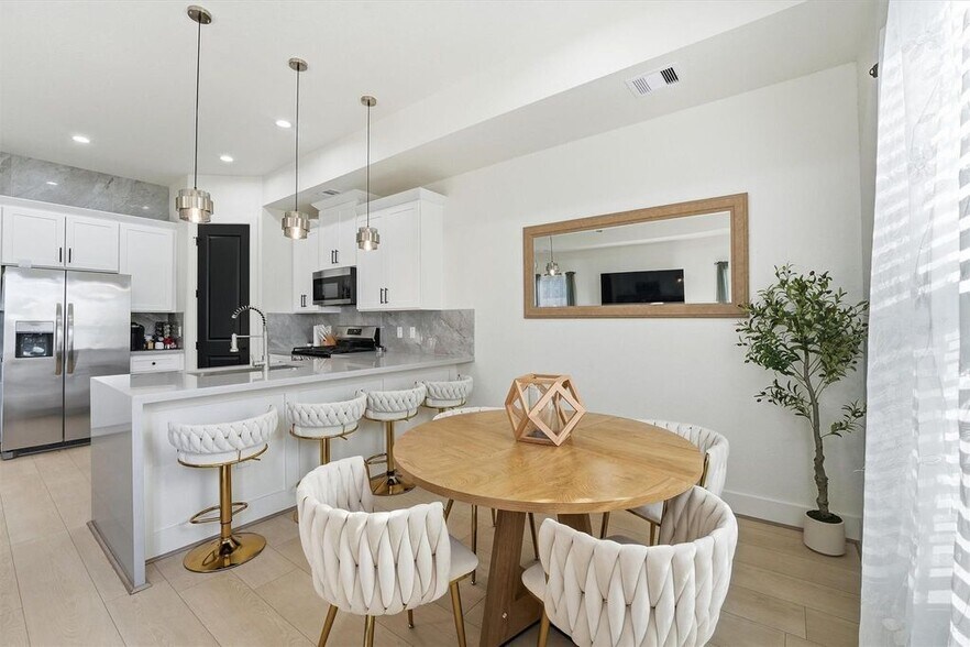 More Photos Of 7908 Brandon St, Houston Multifamily For Sale
