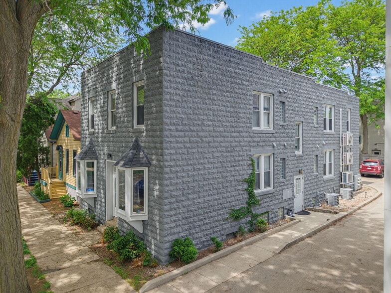 More Photos Of 2436 S Wentworth Ave, Milwaukee Apartments For Sale