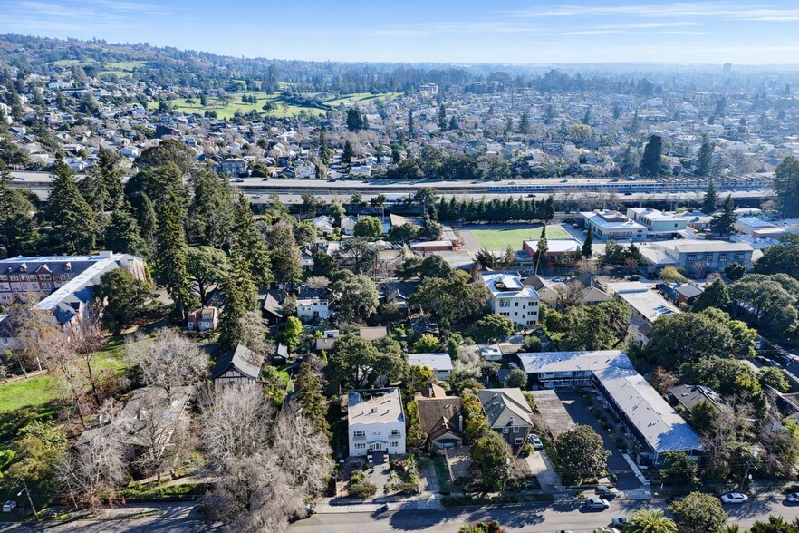 More Photos Of 6100 Chabot Rd, Oakland Multifamily For Sale