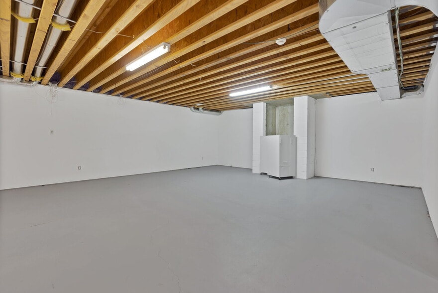 More Photos Of 780 Garden St, Whitby Office Residential For Sale