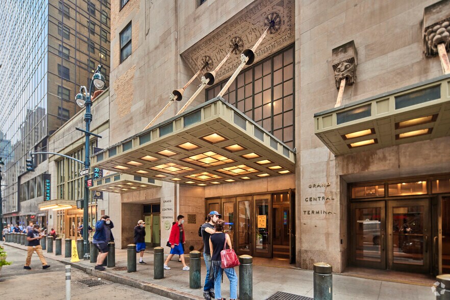 More Photos Of 420 Lexington Ave, New York Coworking Space