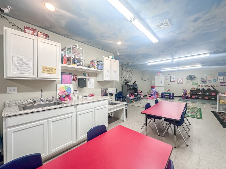 More Photos Of 710 W Broadway St, Collinsville Daycare Center For Sale