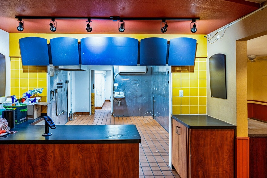 More Photos Of 1457 South St, Wheatland Fast Food For Lease