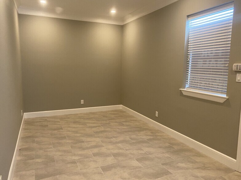 More Photos Of 18510 Green Land Way, Houston Medical For Lease