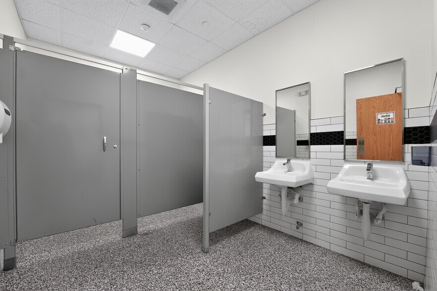 More Photos Of 1 Industrial Dr, Windham Schools For Sale