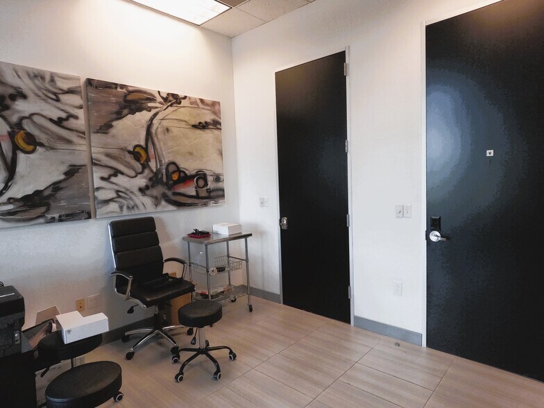 More Photos Of 16633 N Dallas Pky, Addison Office For Lease