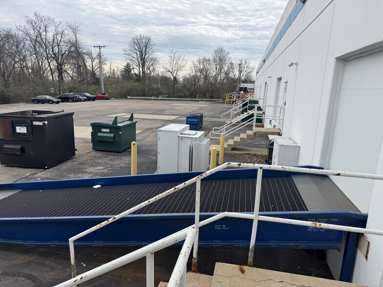 More Photos Of 3500-3560 Park Center Dr, Dayton Flex For Lease