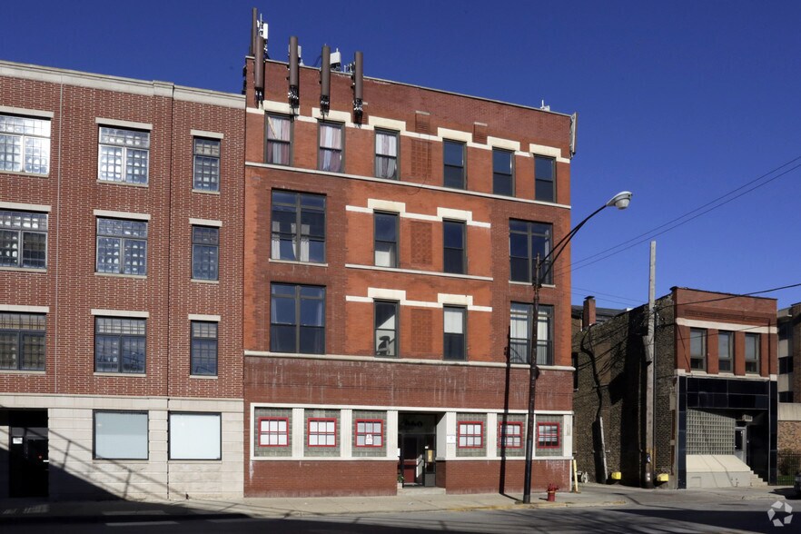 More Photos Of 660 W Grand Ave, Chicago Loft Creative Space For Lease