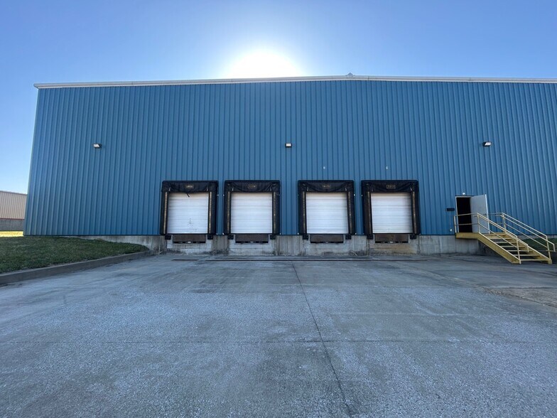More Photos Of 40 Triplett Dr, London Warehouse For Lease