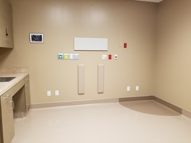More Photos Of 2158 Northpark Dr, Kingwood Medical For Sale