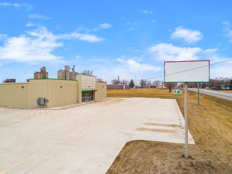 More Photos Of 970 Highway 18, Britt Freestanding For Sale