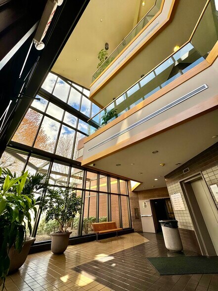 More Photos Of 2127 Espey Ct, Crofton Medical For Lease