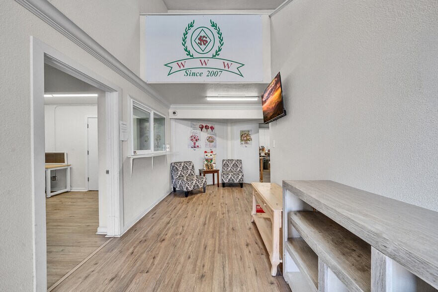 More Photos Of 2820 Broadmoor Ave, Concord Restaurant For Sale