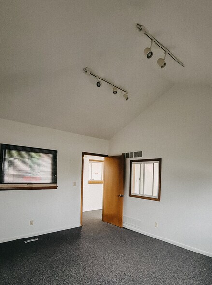 More Photos Of 5945 Sawmill Rd, Dublin Medical For Lease