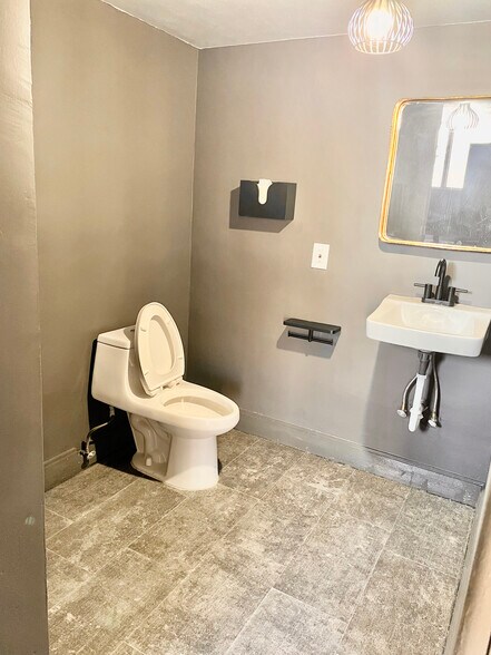 More Photos Of 245 E Adams St, Jacksonville Loft Creative Space For Lease