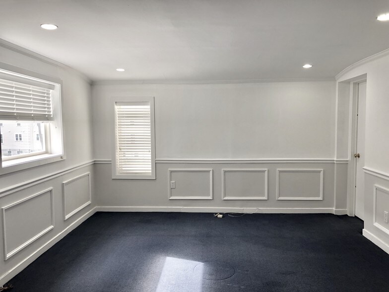 More Photos Of 40 Darby Rd, Paoli Medical For Lease
