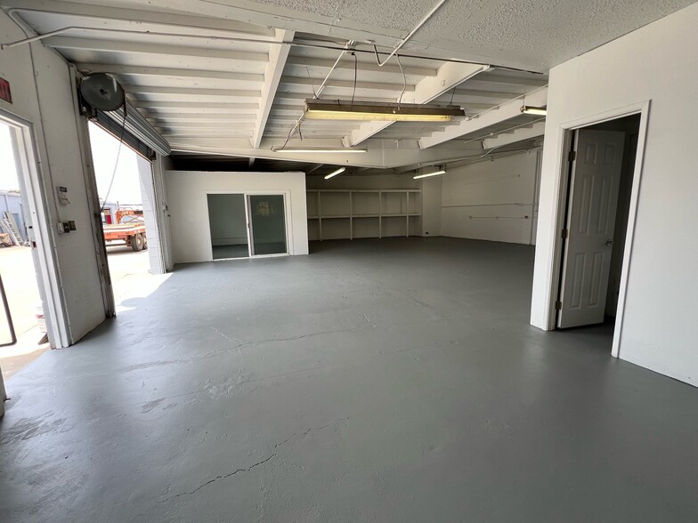 More Photos Of 1775-1783 Callens Rd, Ventura Warehouse For Lease