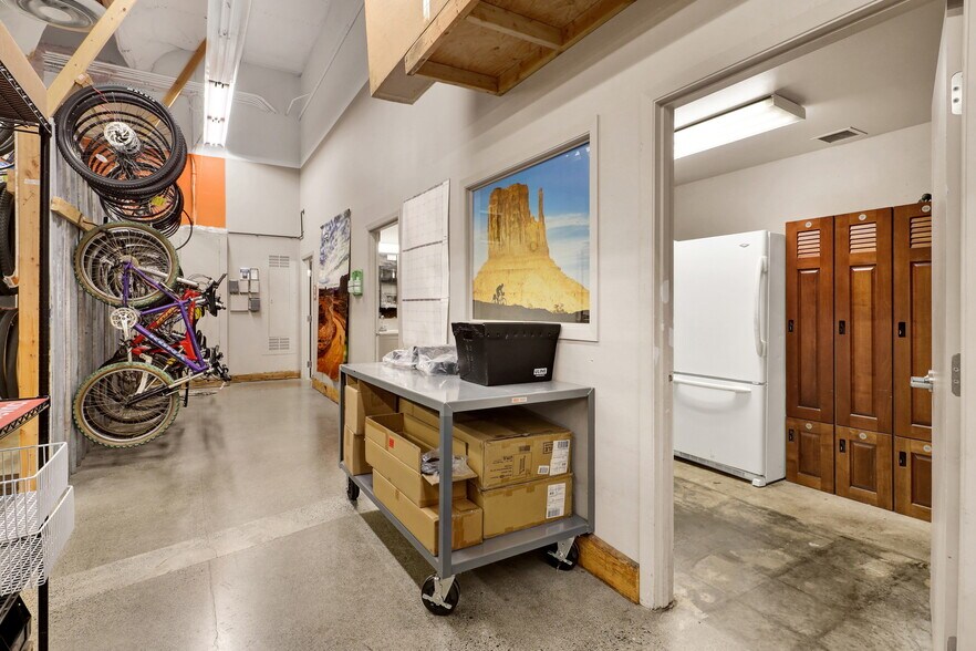 More Photos Of 1622 N State St, Bellingham Freestanding For Sale