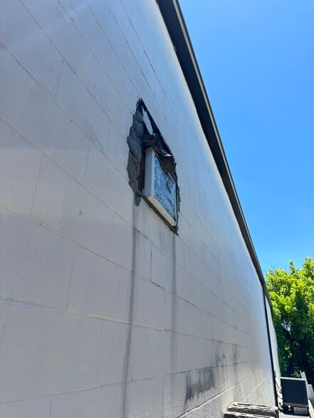 More Photos Of 4050 Lawrenceville Hwy NW, Lilburn Auto Repair For Sale