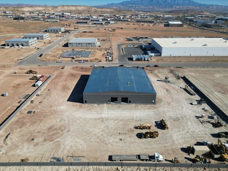 More Photos Of 812 E Benchmark Dr, St George Industrial For Sale