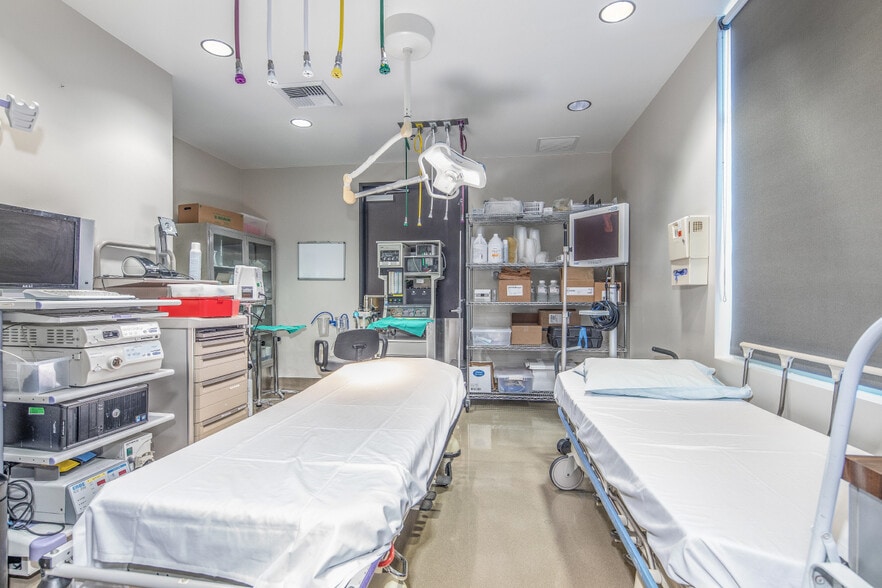 More Photos Of 113 Waterworks Way, Irvine Medical For Sale