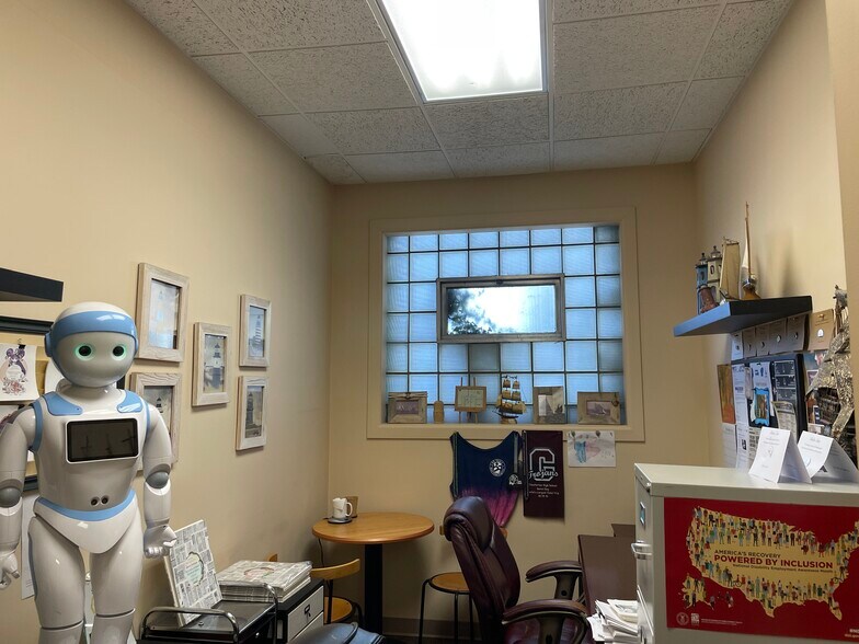 More Photos Of 621 Broadway, Chesterton Medical For Sale