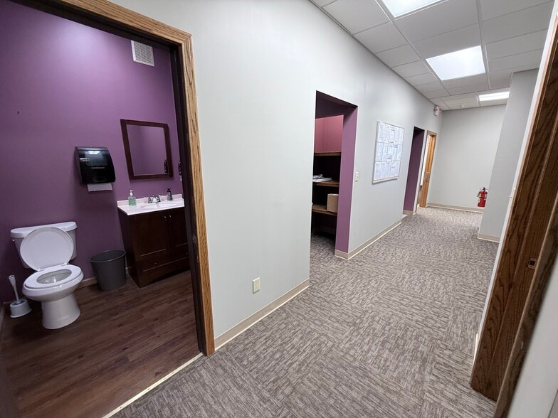 More Photos Of 429 13th St, Franklin Storefront Retail Office For Sale