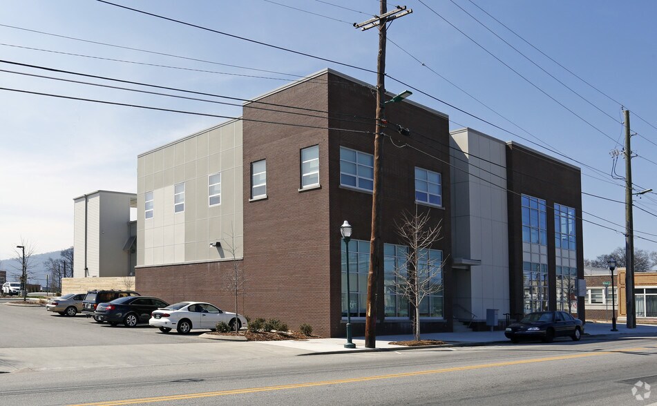 More Photos Of 320 E Main St, Chattanooga Medical For Lease