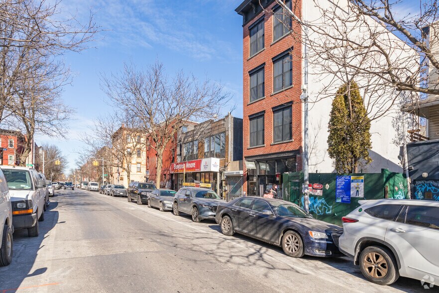 More Photos Of 337 Tompkins Ave, Brooklyn Storefront Retail Residential For Lease