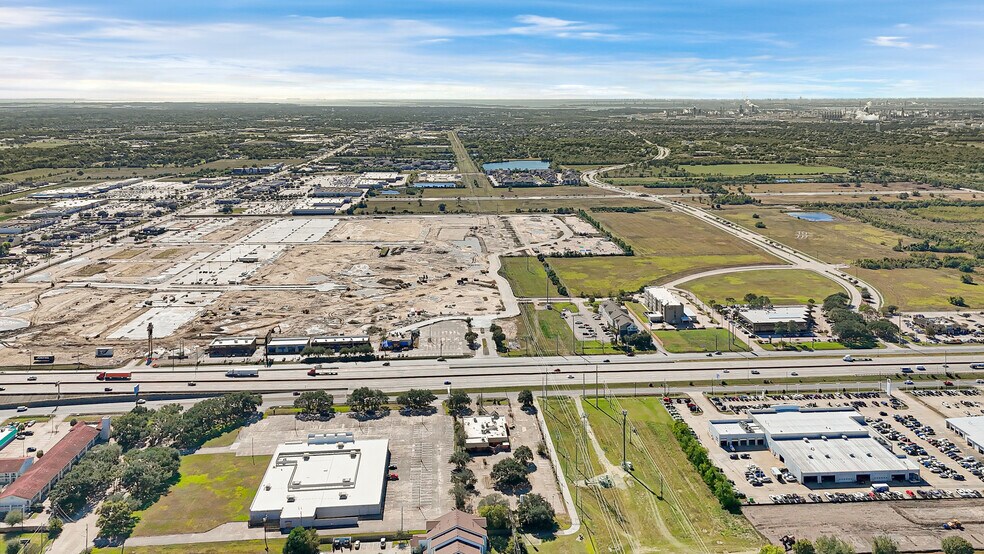 More Photos Of 4717 I-10 Fwy, Baytown General Retail For Sale