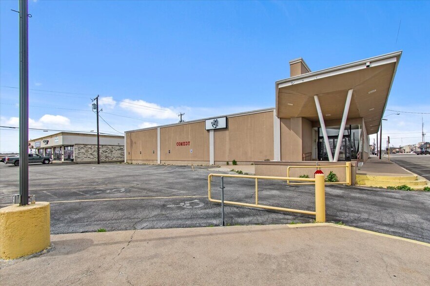 More Photos Of 420 E Ave C, Killeen Freestanding For Lease