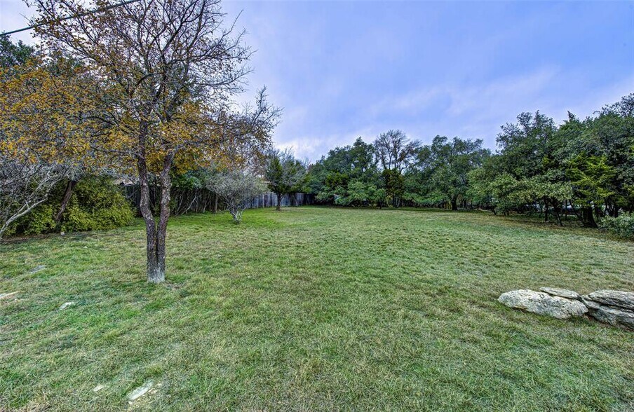 More Photos Of 5016 Bob Wire Rd, Spicewood Land For Sale