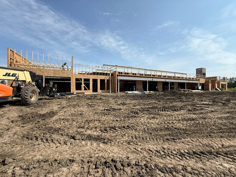 More Photos Of 2295 SW State St, Ankeny Storefront Retail Office For Lease