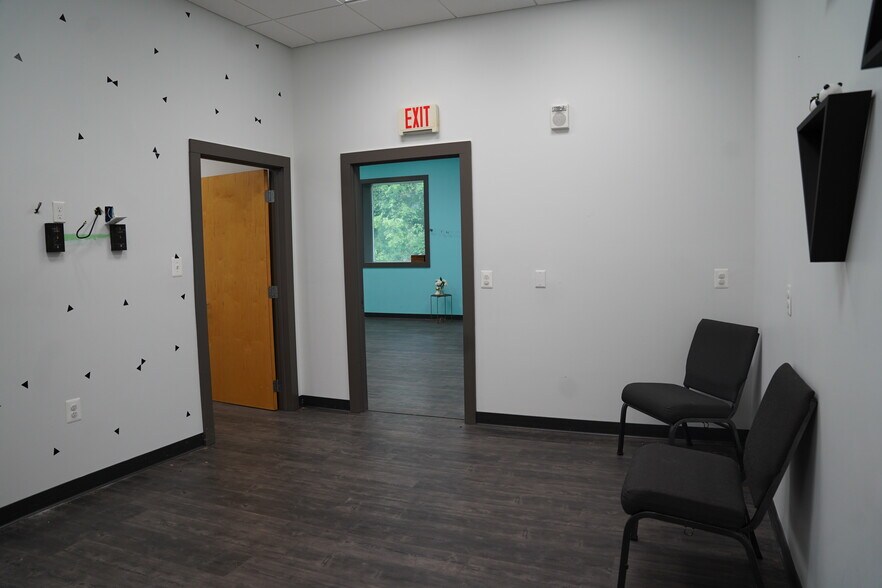 More Photos Of 7595 Martinsburg Pike, Shepherdstown Office For Sale