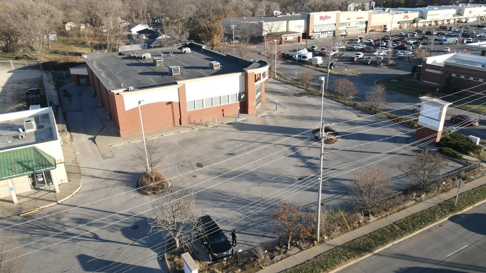 More Photos Of 3151 SE 14th St, Des Moines Drugstore For Lease