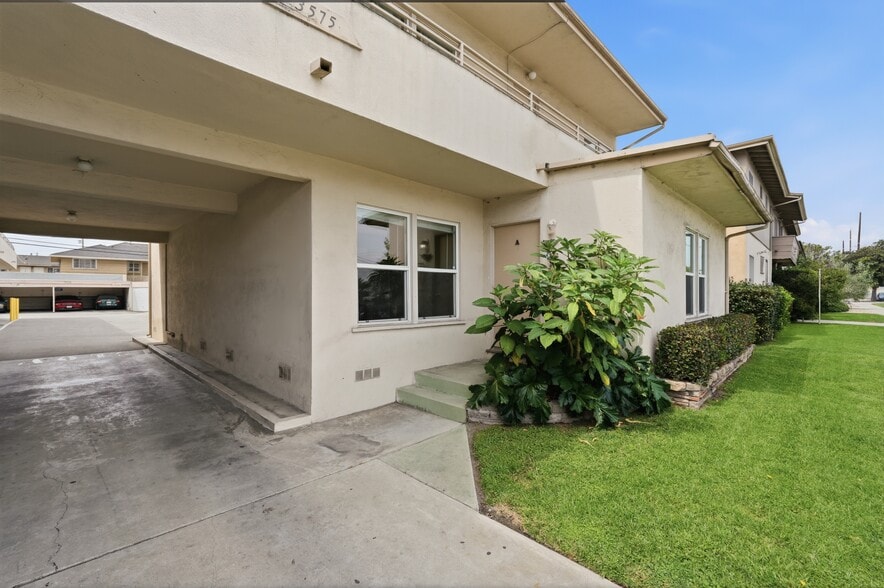 More Photos Of 3575 S Sepulveda Blvd, Los Angeles Apartments For Sale
