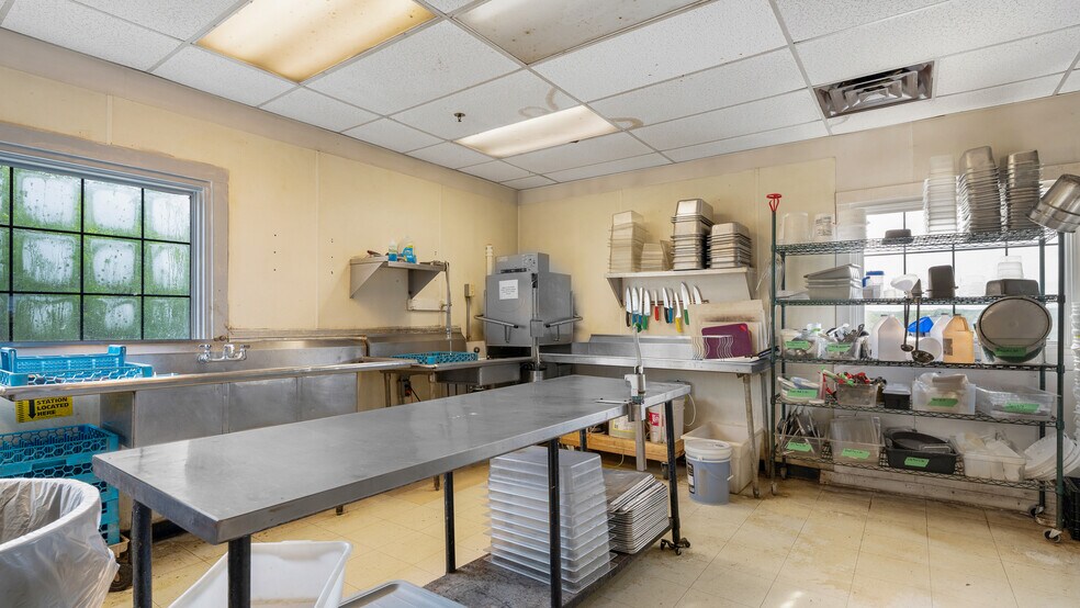 More Photos Of 1815 Bagnell Dam Blvd, Lake Ozark Restaurant For Sale