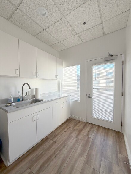 More Photos Of 1460 7th St, Santa Monica Medical For Lease