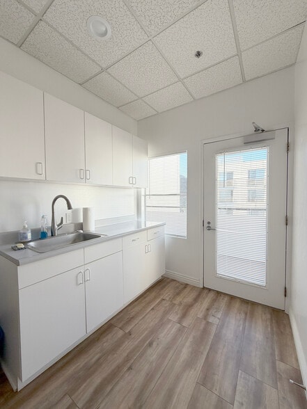 More Photos Of 1460 7th St, Santa Monica Medical For Lease