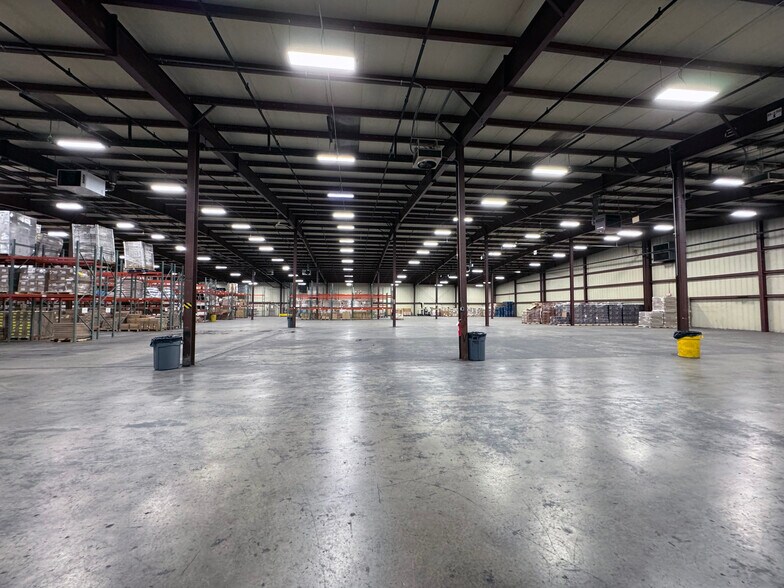 More Photos Of 61 W 2nd St, Wind Gap Warehouse For Lease