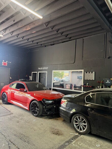 More Photos Of 2814 20th Ave, Long Island City Warehouse For Lease