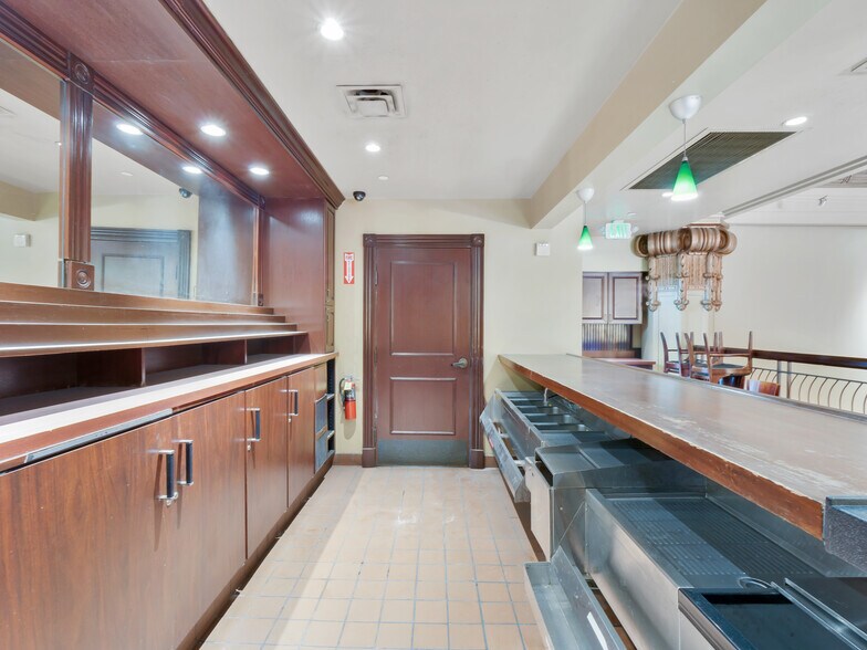 More Photos Of 1100 S Flower St, Los Angeles Office For Lease