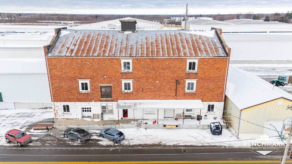 More Photos Of 4017 Railroad, Williamson Warehouse For Sale