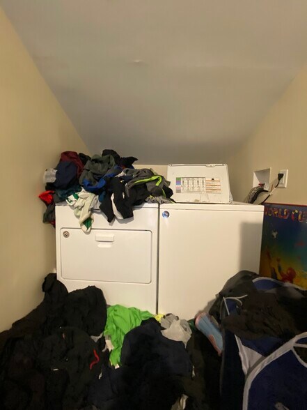 More Photos Of 8329 Delaware Ave, Upper Darby Service For Sale