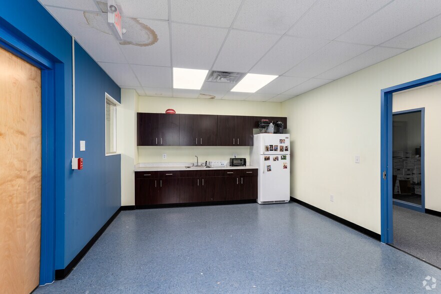 More Photos Of 600 G St, Millville Light Manufacturing For Lease