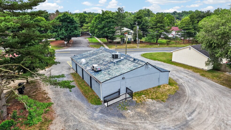 More Photos Of 105 Whiteleysburg Rd, Greensboro Convenience Store For Sale