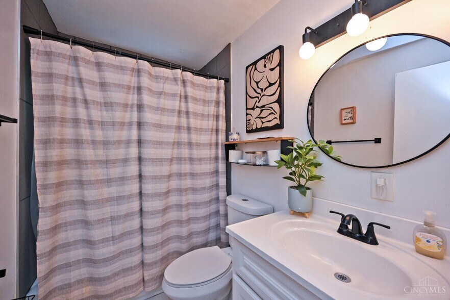 More Photos Of 3143 Saffer St, Cincinnati Apartments For Sale
