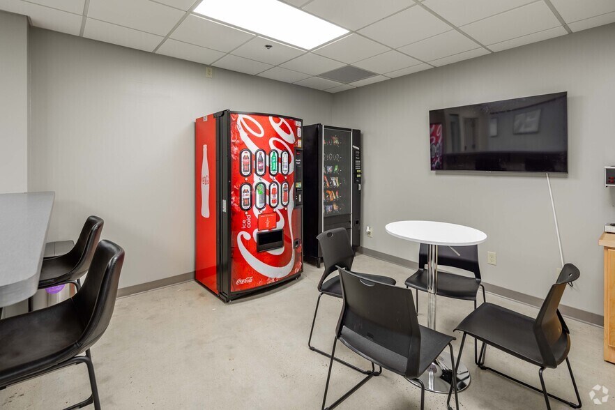 More Photos Of 1161 Murfreesboro Rd, Nashville Office For Lease